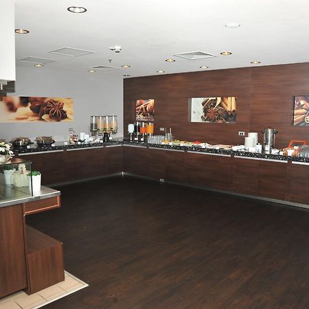 Hotel Ramada Πιτέστι Εξωτερικό φωτογραφία