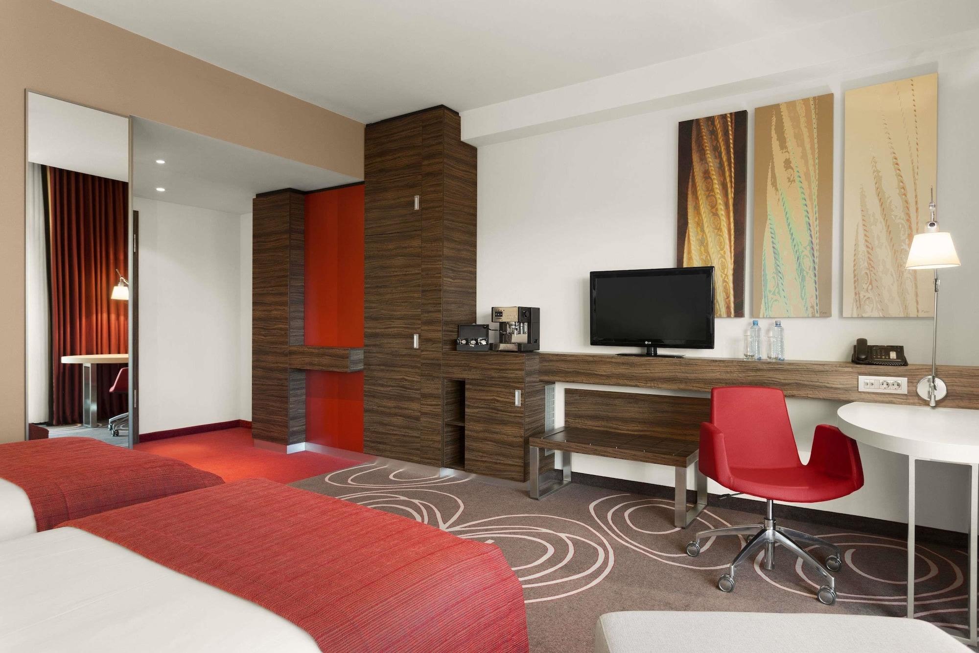 Hotel Ramada Πιτέστι Εξωτερικό φωτογραφία