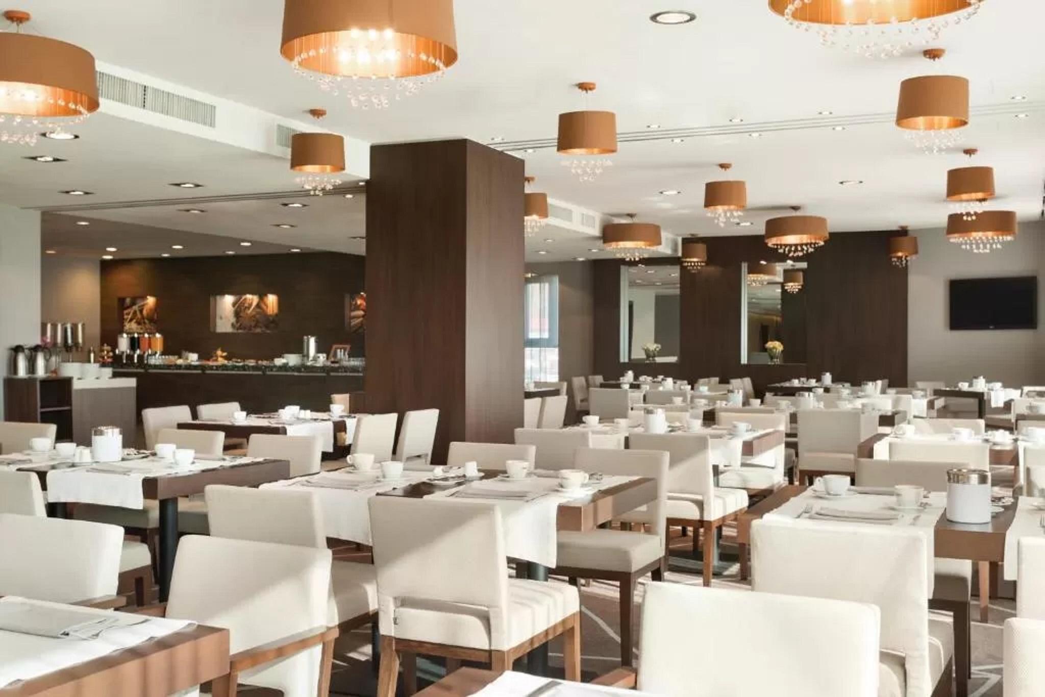 Hotel Ramada Πιτέστι Εξωτερικό φωτογραφία