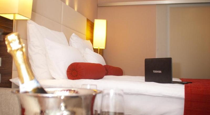 Hotel Ramada Πιτέστι Εξωτερικό φωτογραφία