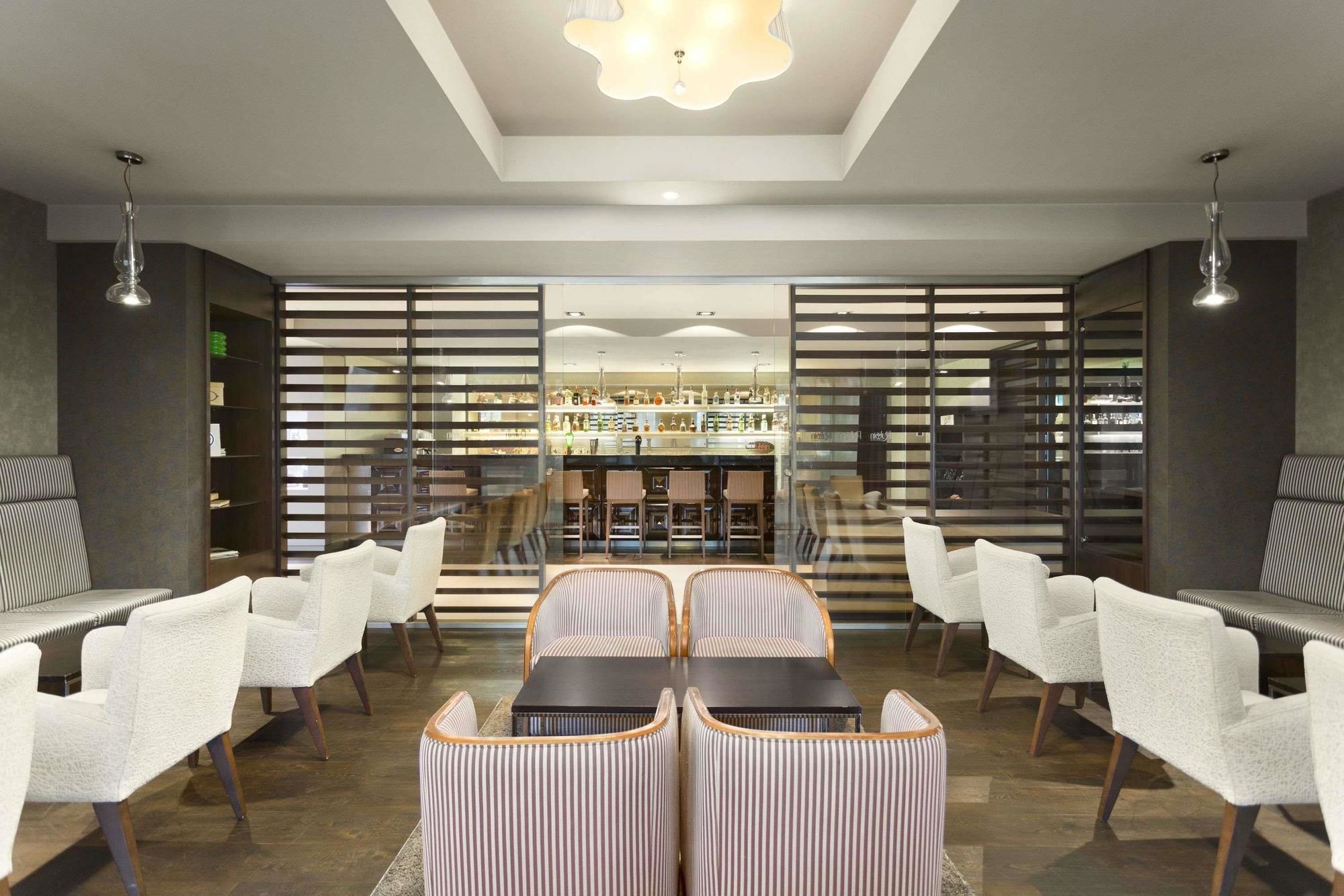 Hotel Ramada Πιτέστι Εξωτερικό φωτογραφία